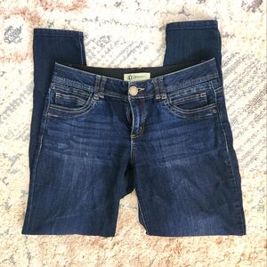 Democracy Jeans Mid Rise Medium Wash Size 6